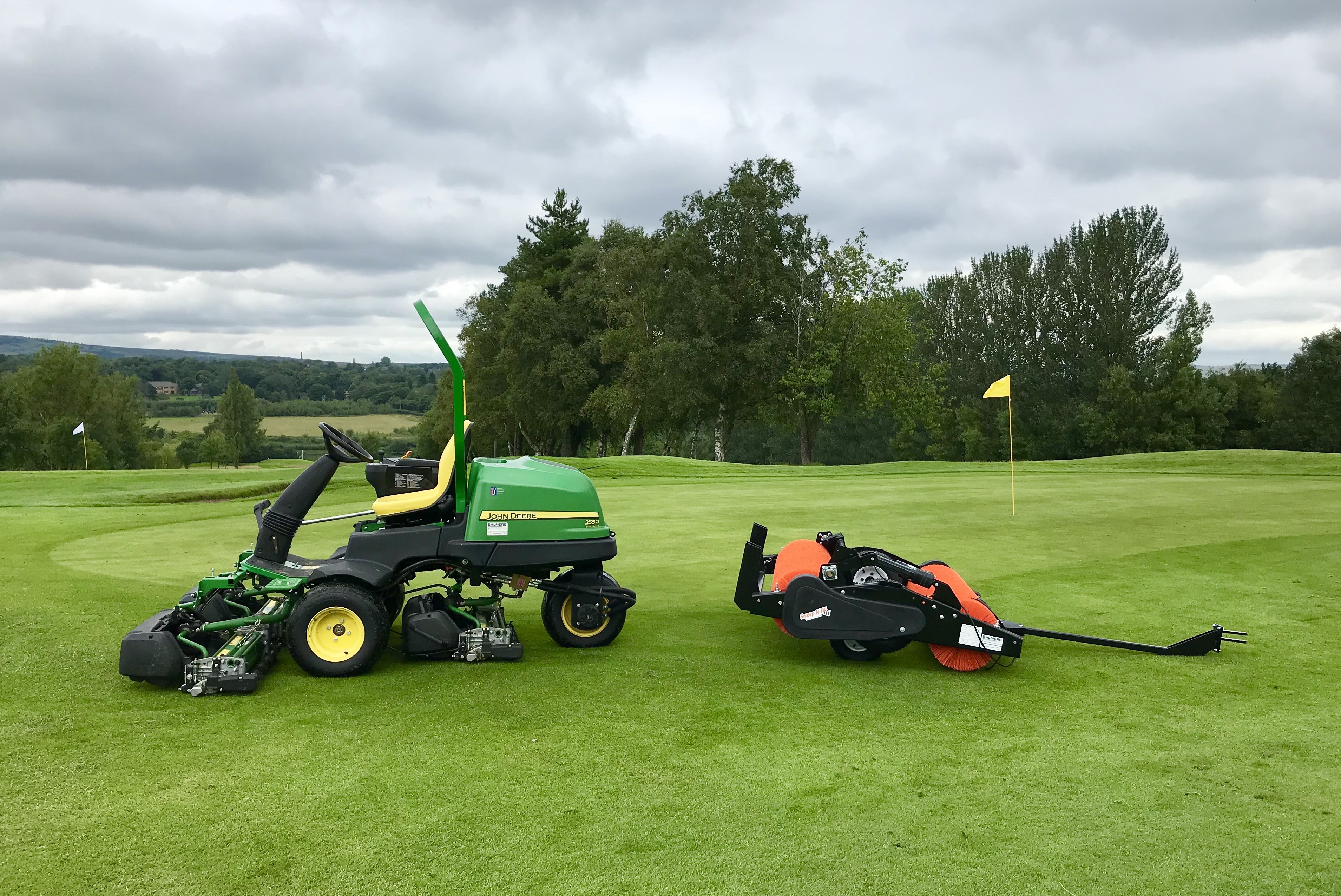 John Deere 2550 Greens Mower and Sweep N Fill brush John Deere 2550 Greens Mower and Sweep N Fill brush