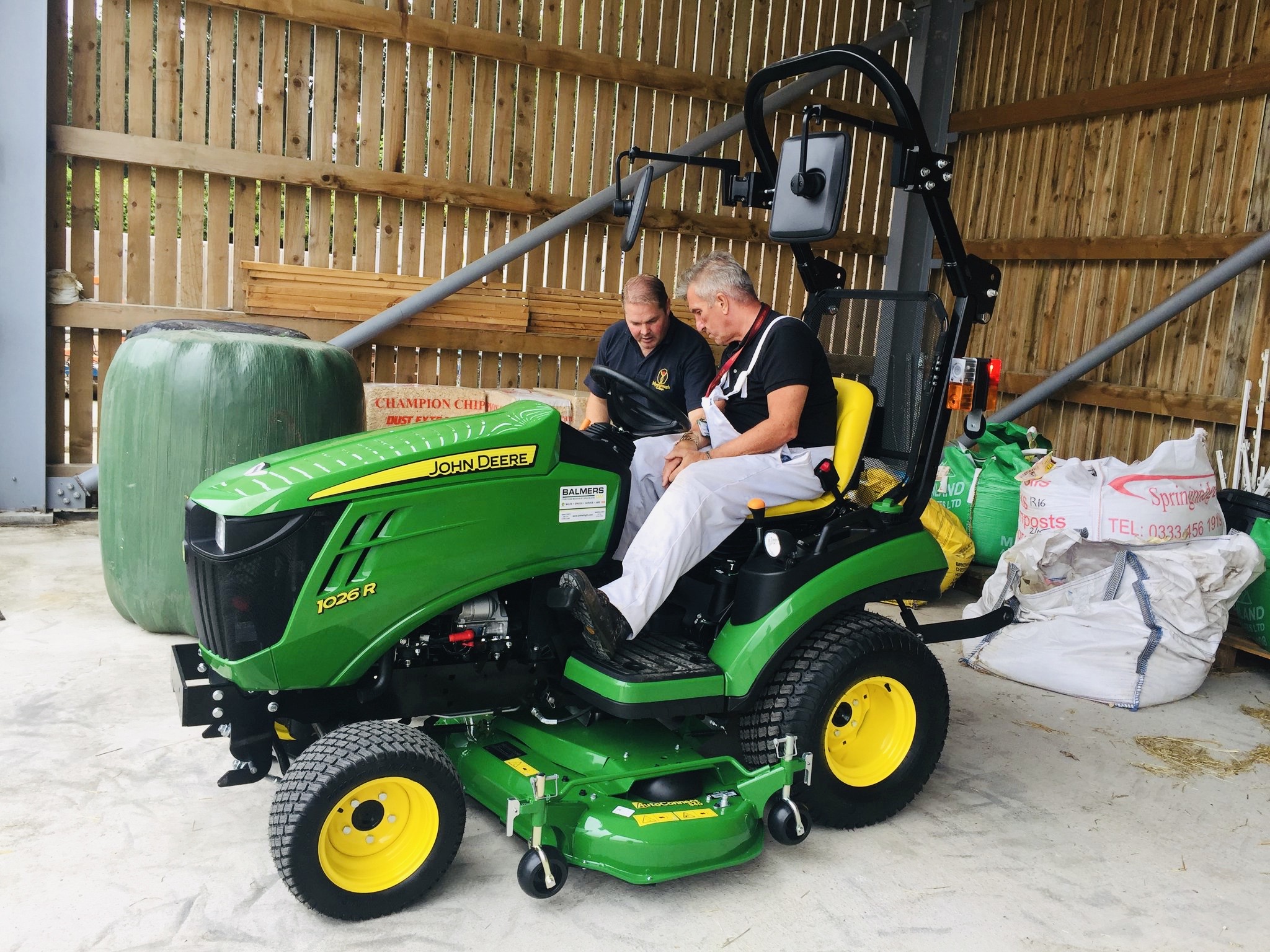 John Deere 1026R compact tractor