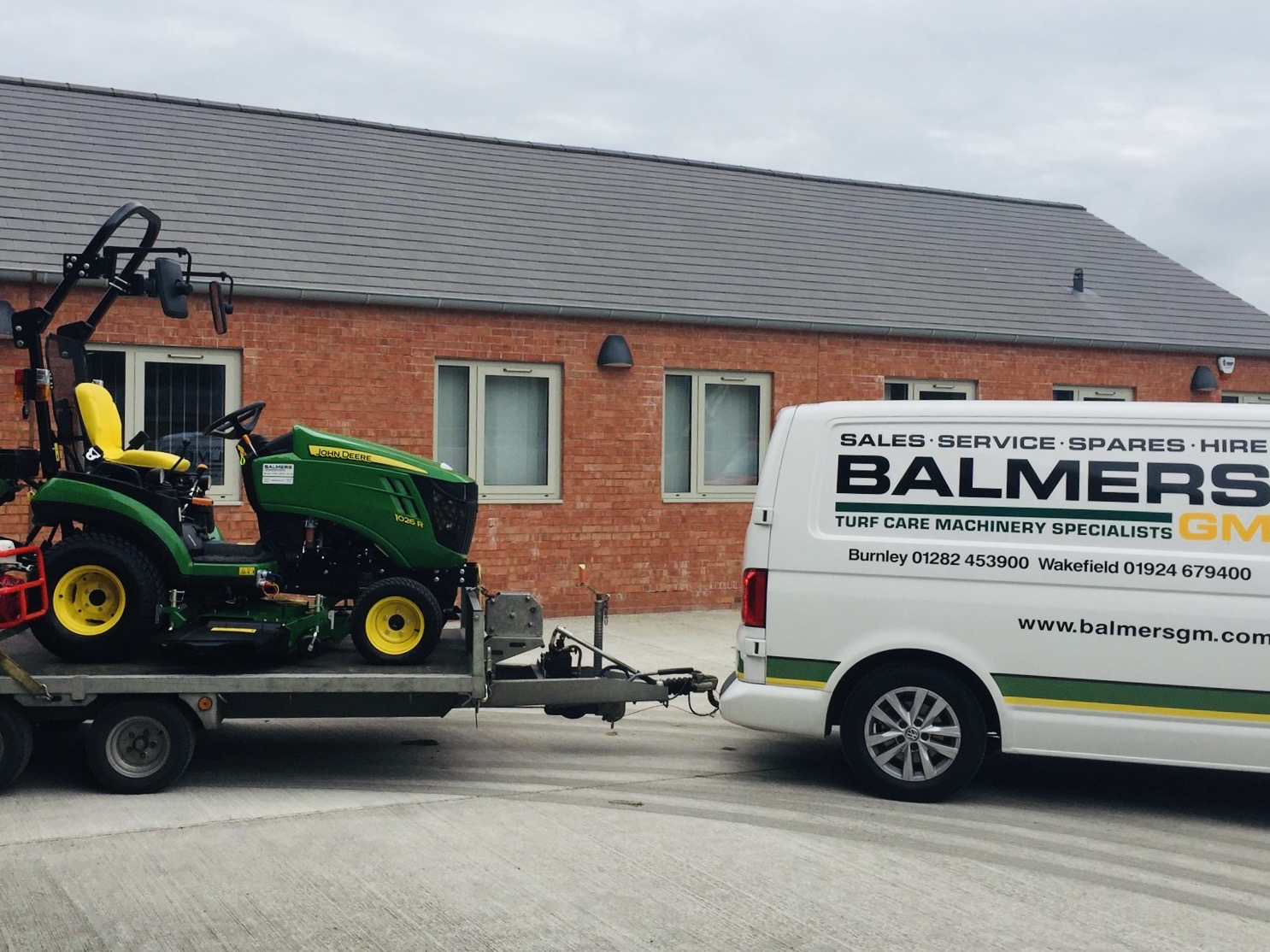 John Deere 1026R compact tractor