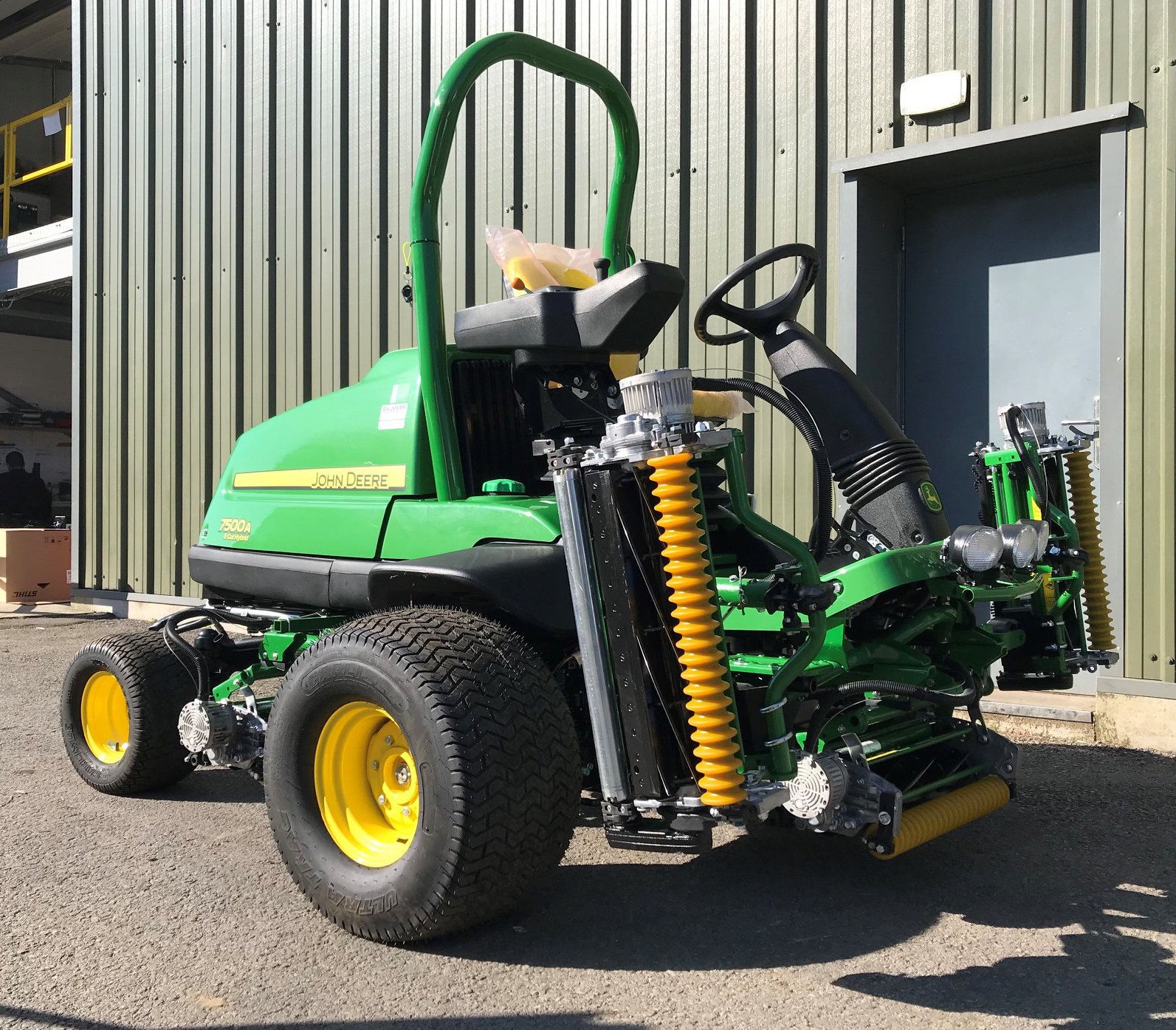 John Deere 7500A to Penwortham Golf Club