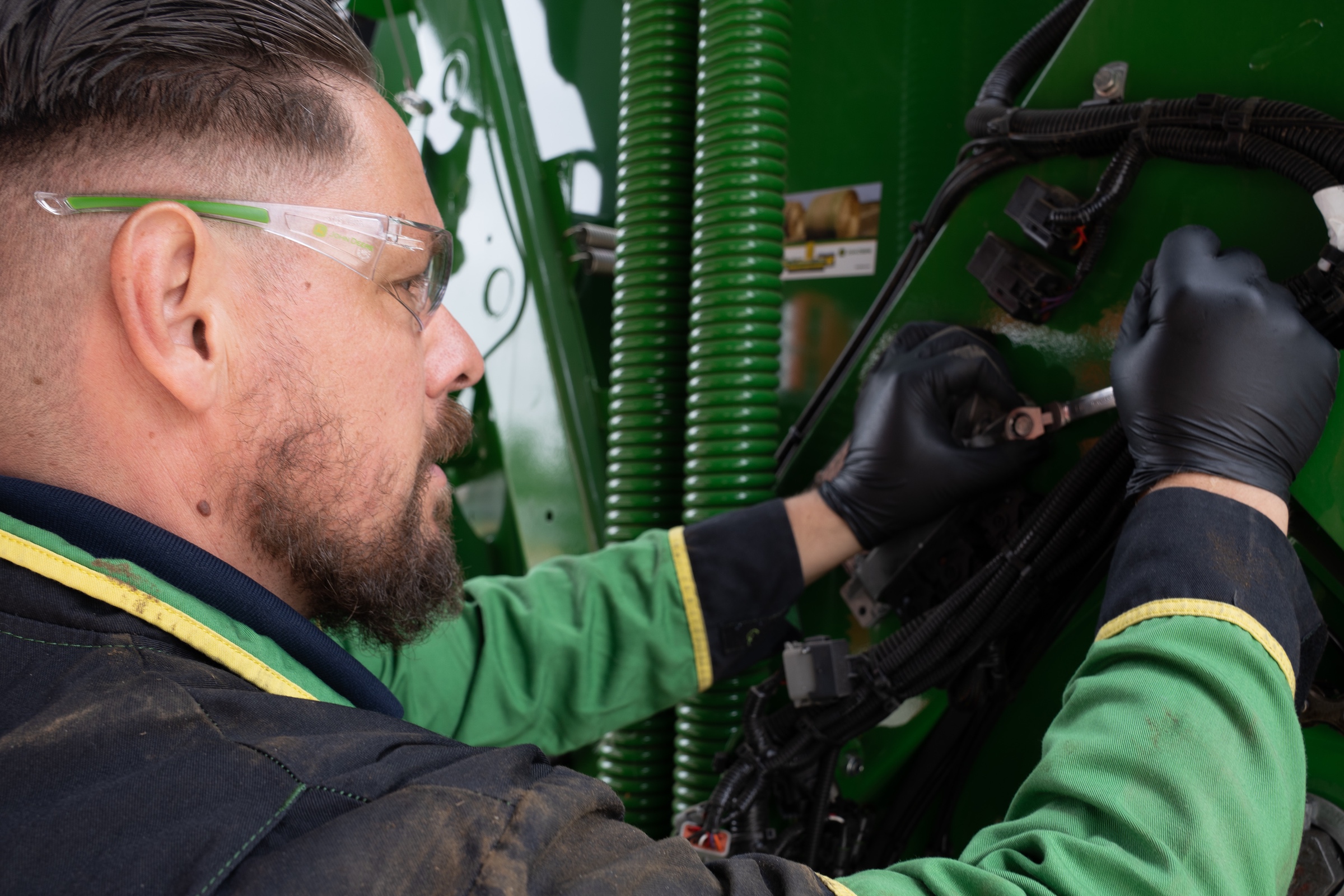 John Deere announces online careers event targeted at military service leavers