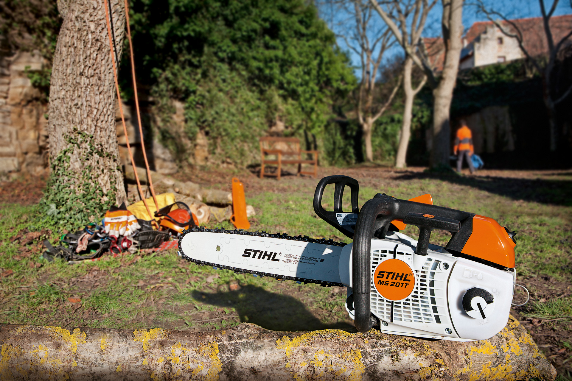 Our guide to professional chainsaws