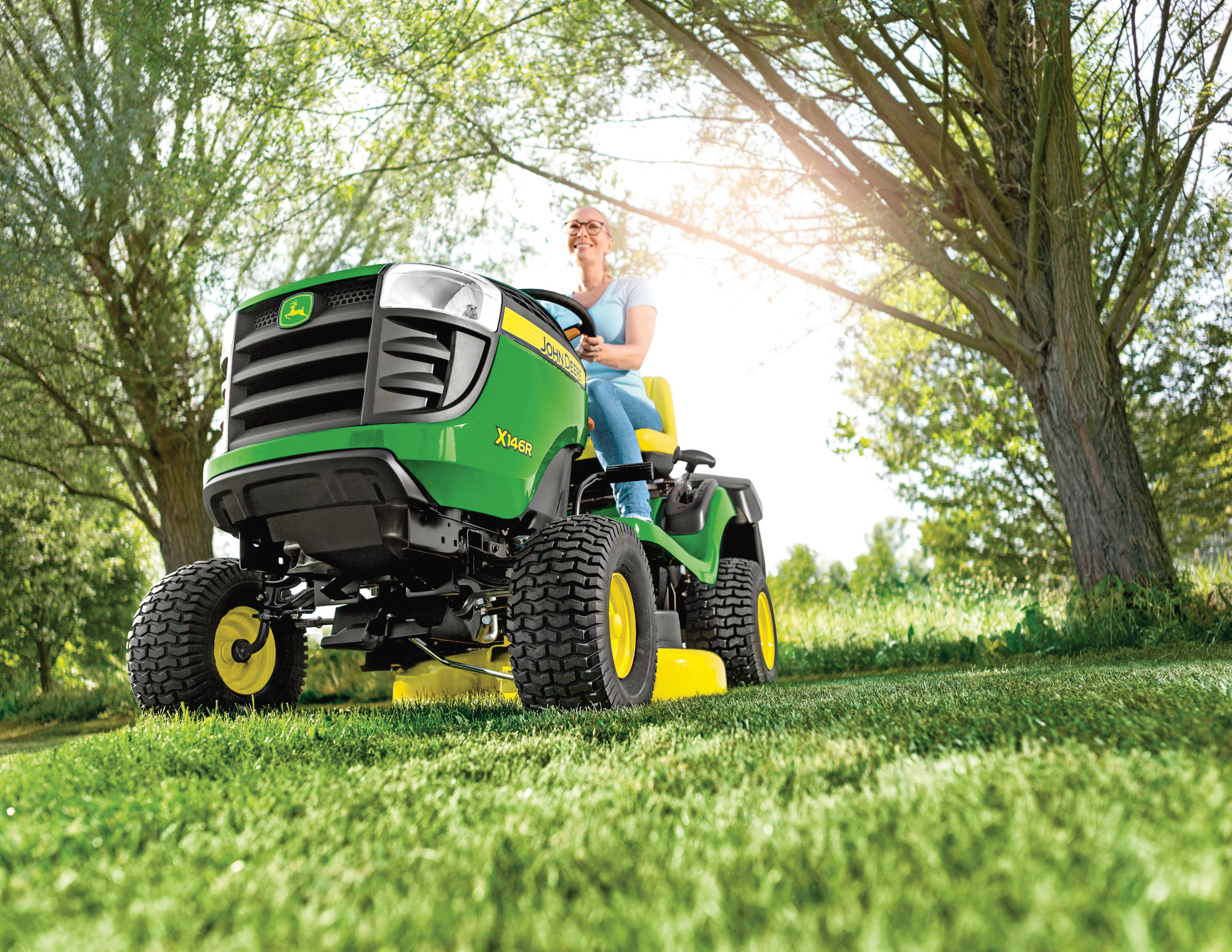 END OF SEASON SPECIAL! John Deere X146R ride on mower