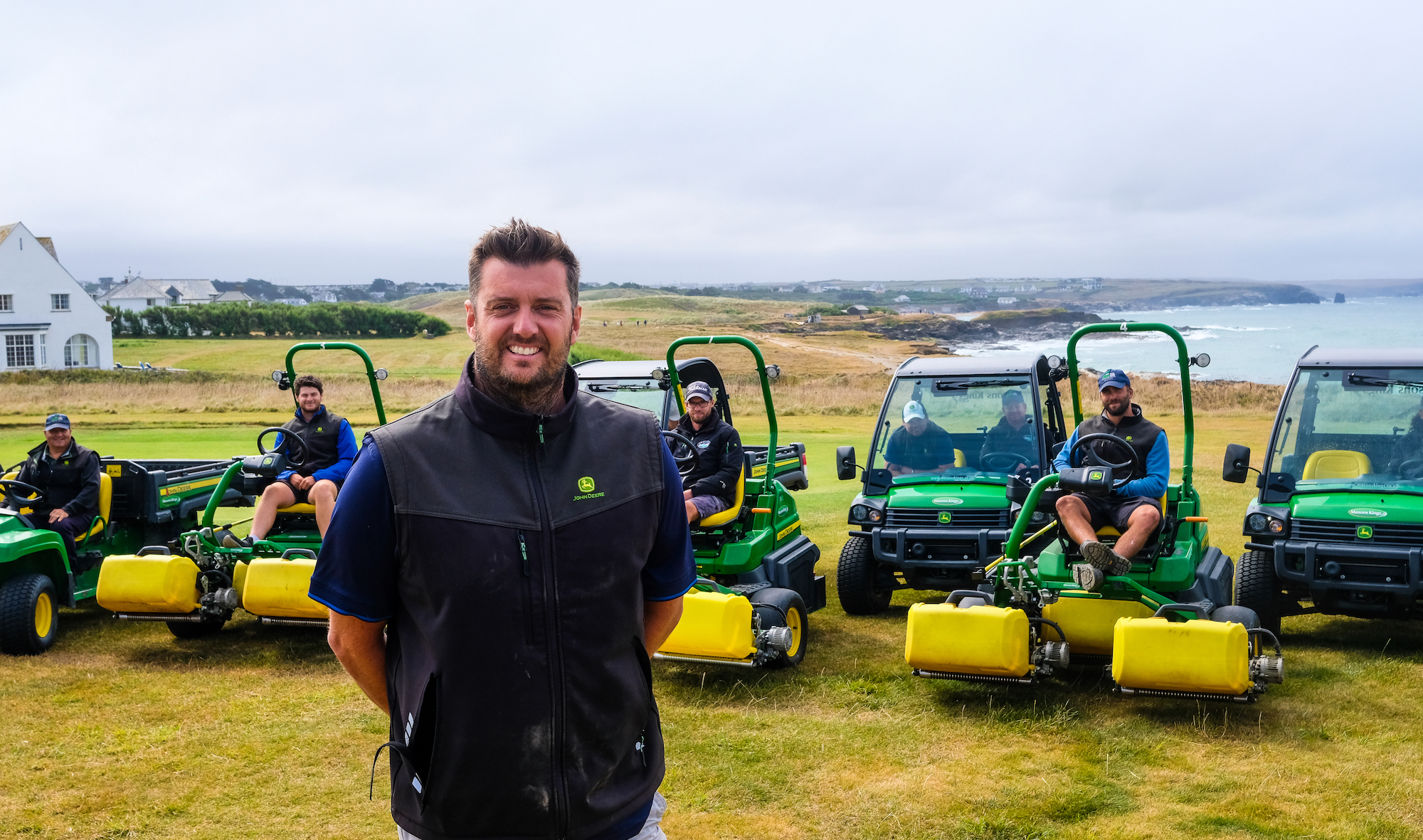 Top 100 course chooses John Deere machines for fleet upgrade