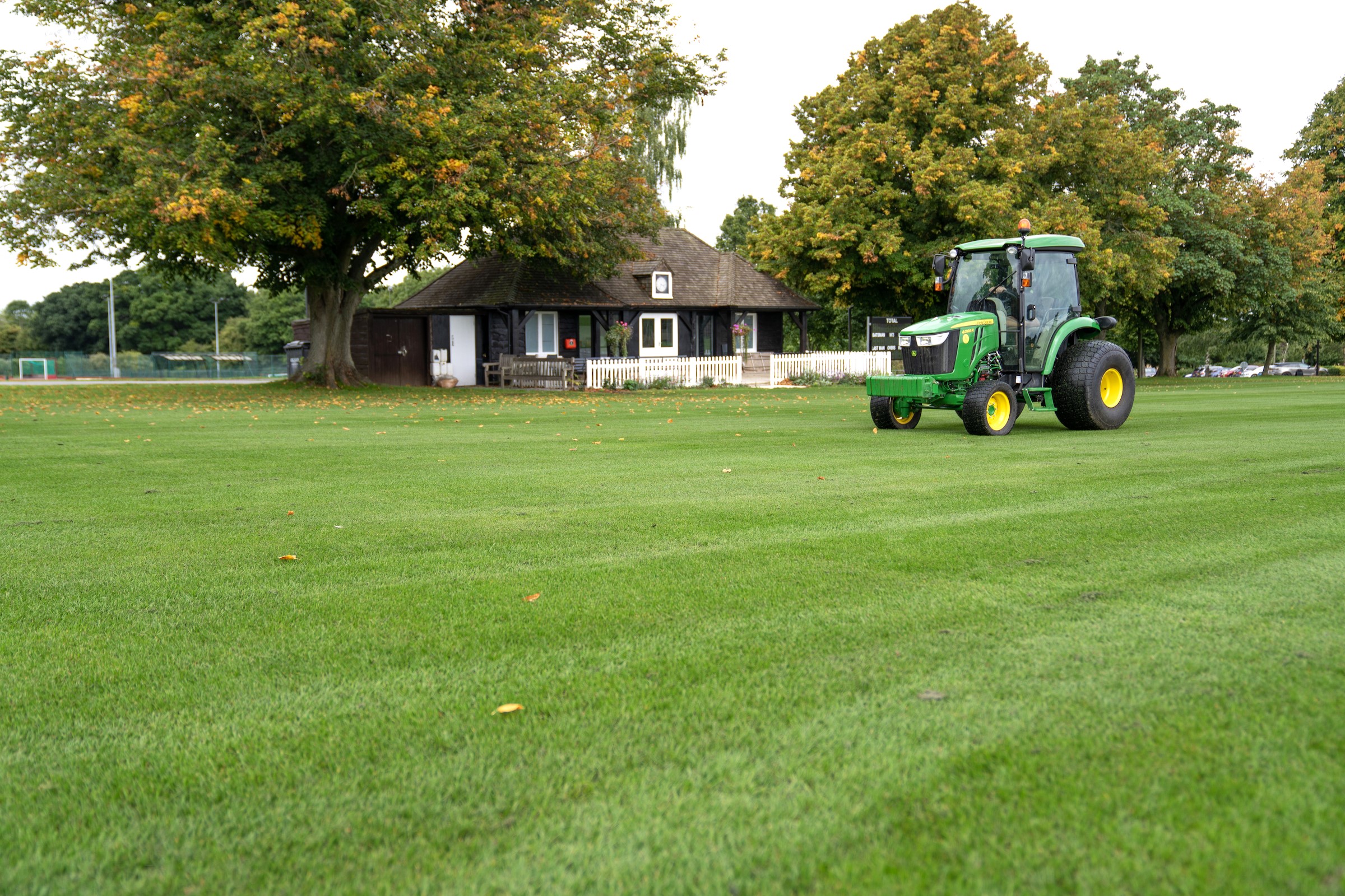 Forward-thinking school invests in future with new John Deere turf machinery fleet Forward-thinking school invests in future with new John Deere turf machinery fleet