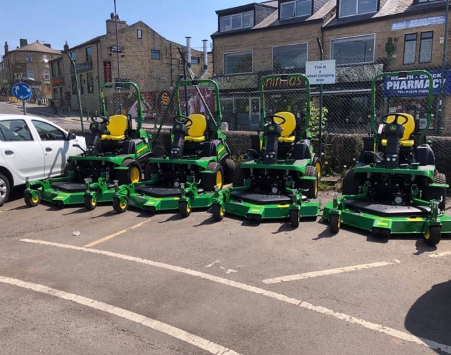 Bradford Council take delivery of John Deere commercial mowers