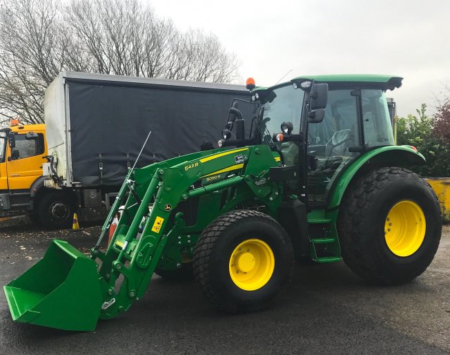 A Local Authority chooses John Deere's 'Big / Little Tractor'