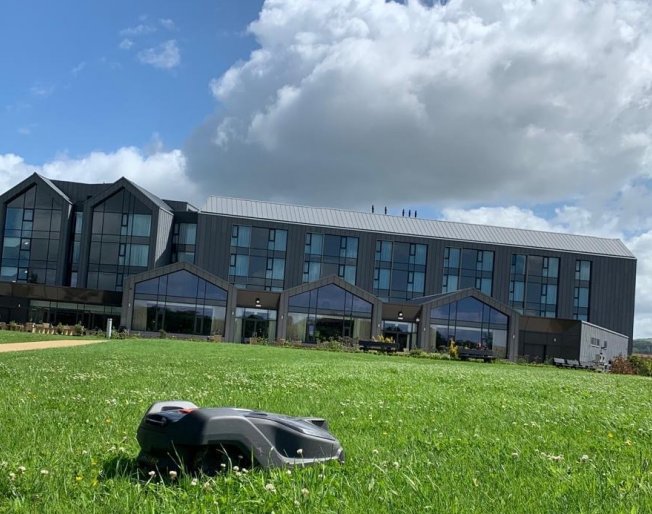 Husqvarna AutoMower® for award winning hotel &amp; spa