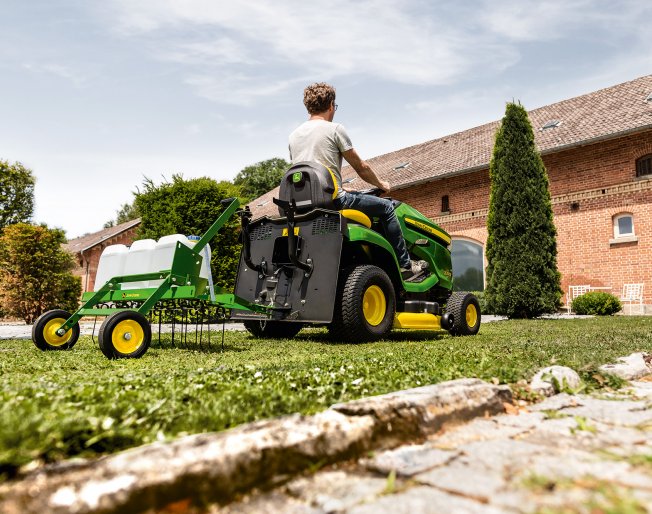 Free John Deere Thatcherator - worth £332!!