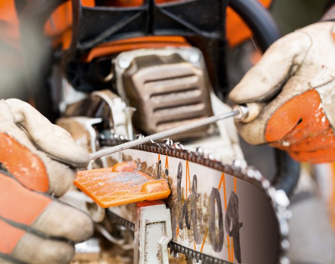 When to replace your chainsaw chain, sprocket or guide bar?