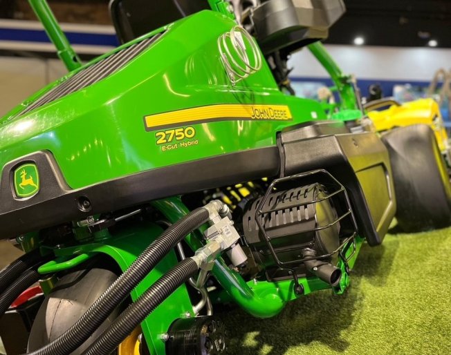 John Deere launches electric greens mowers and hybrid innovations at BTME 2023