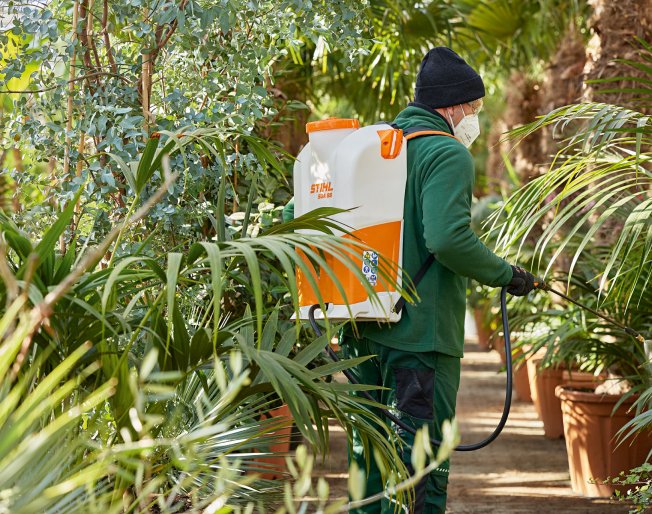 Battery powered &amp; manual sprayers from Stihl
