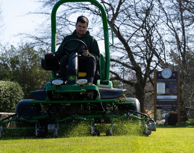 Morpeth Golf Club looks to the future with John Deere Golf Machinery