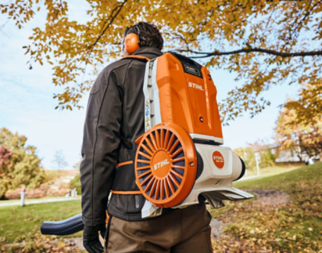 STIHL’S MOST POWERFUL BATTERY-POWERED LEAF BLOWER