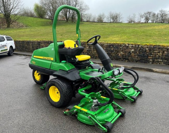 Used John Deere 7400A Surrounds Mower Used John Deere 7400A Surrounds Mower
