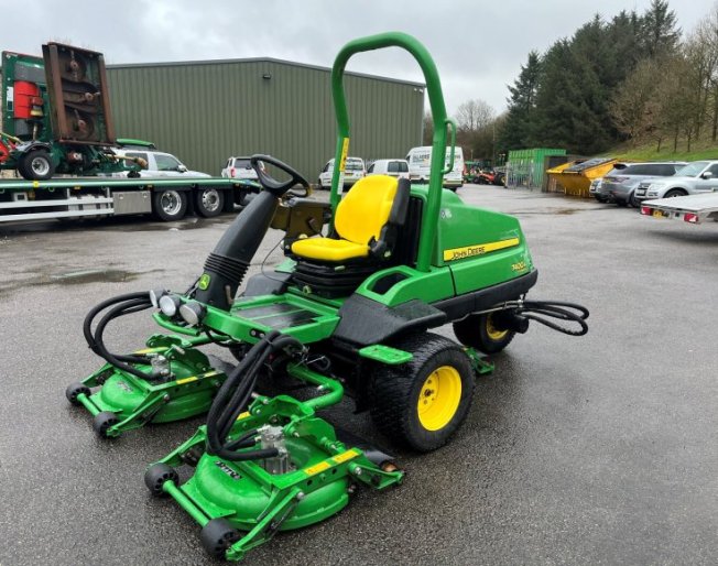 Used John Deere 7400A Surrounds Mower Used John Deere 7400A Surrounds Mower