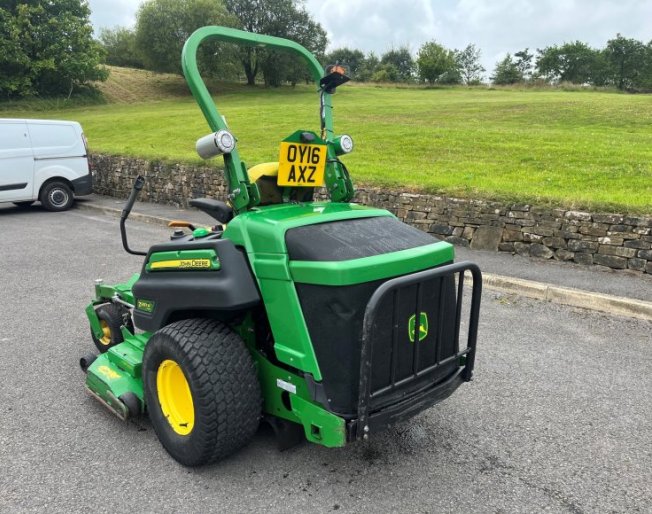 John Deere 997R Zero Turn Mower John Deere 997R Zero Turn Mower