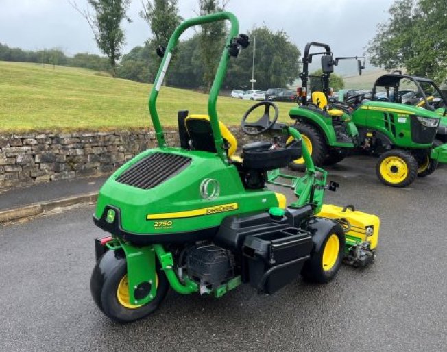 Used John Deere 2750 Greens Mower Used John Deere 2750 Greens Mower