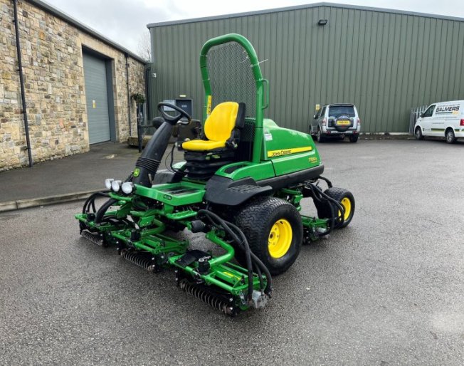 Used John Deere 7700A Fairway Mower Used John Deere 7700A Fairway Mower