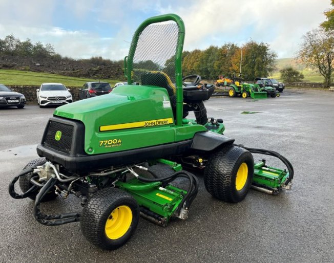 Used John Deere 7700A Fairway Mower Used John Deere 7700A Fairway Mower