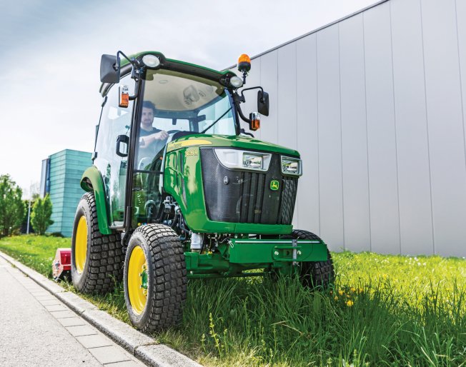 John Deere 3 Series Compact Utility Tractors