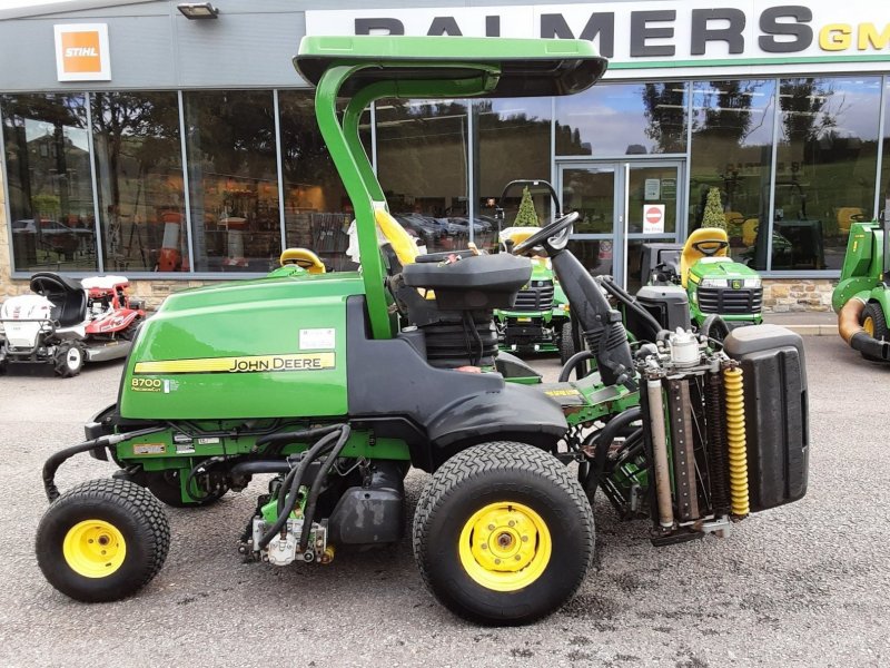 Used John Deere 8700 Fairway Mower