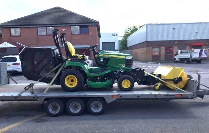 John Deere X950R - not just a mower! John Deere X950R - not just a mower!