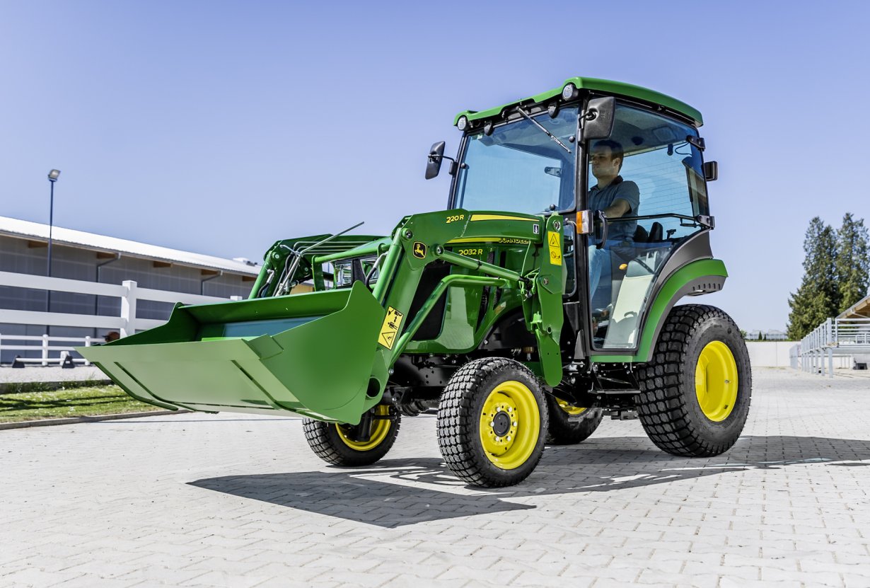 New John Deere 2032R compact tractor