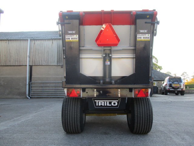 Trilo SG400 Vacuum Sweeper for hire