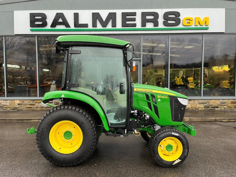 John Deere 3039R Compact Tractor 