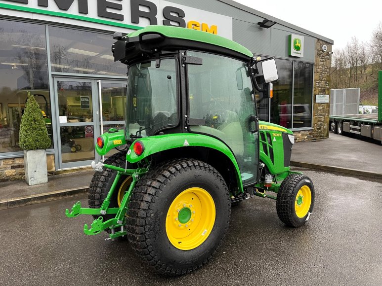 John Deere 3039R Compact Tractor 