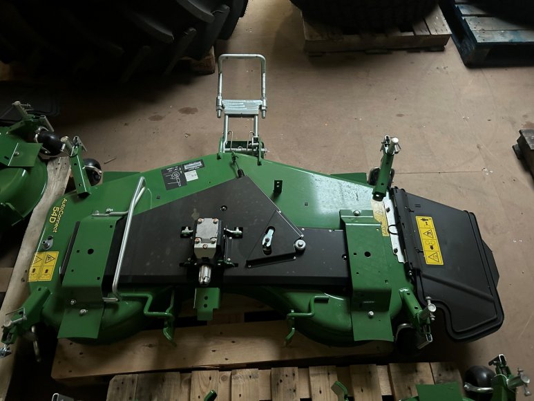 John Deere 1026R 54" Cutting Deck 