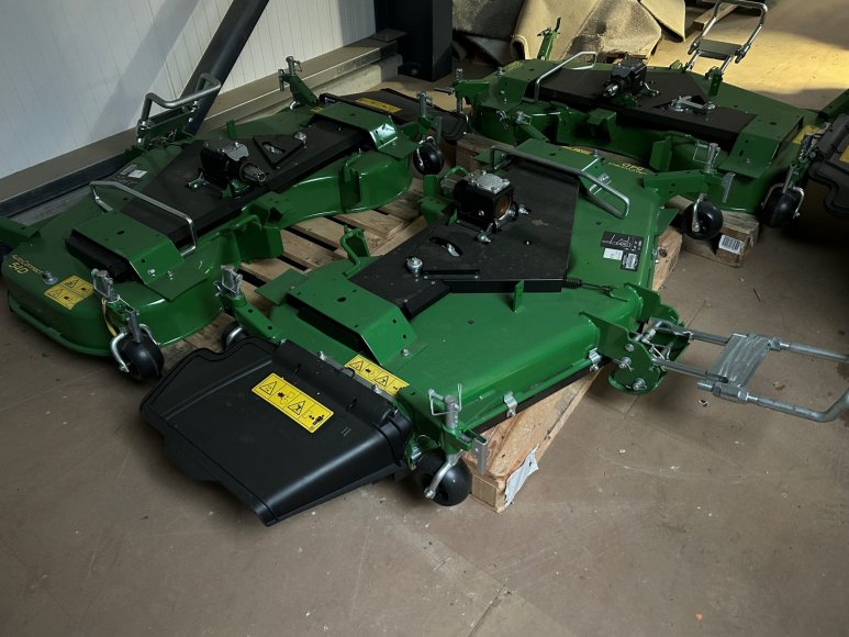 John Deere 1026R 54" Cutting Deck 