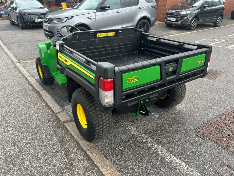 John Deere TE Gator 