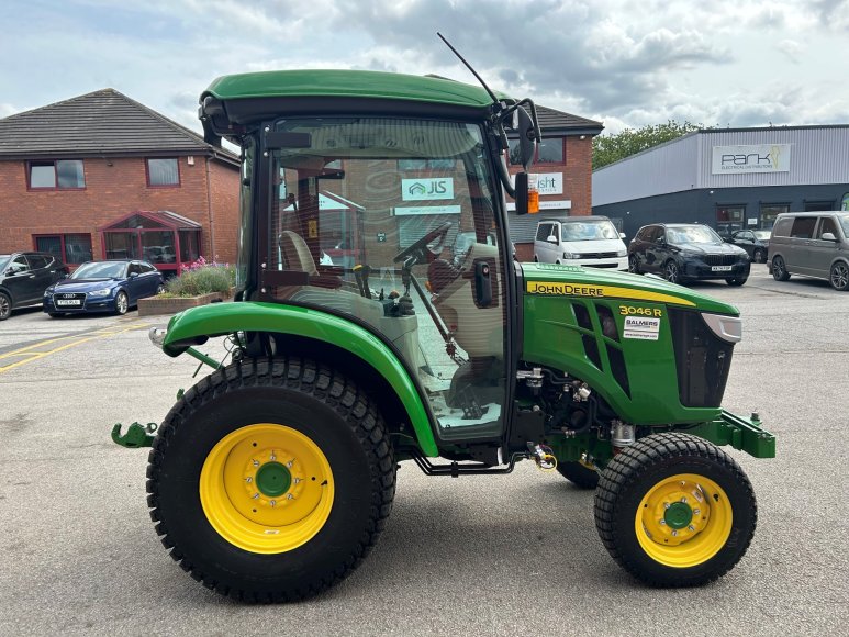 John Deere 3046R Compact Tractor