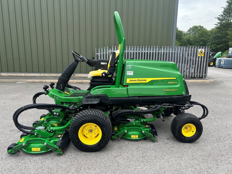 John Deere 8800A Terrain Cut 