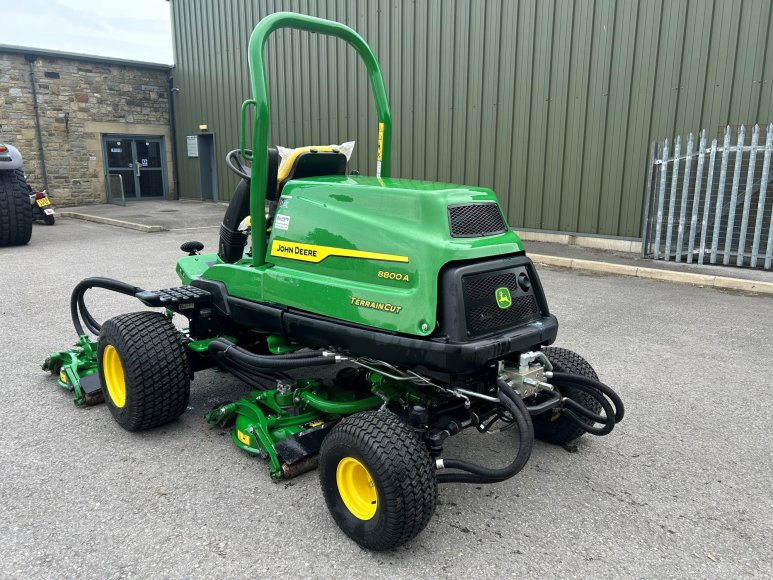 John Deere 8800A Terrain Cut 