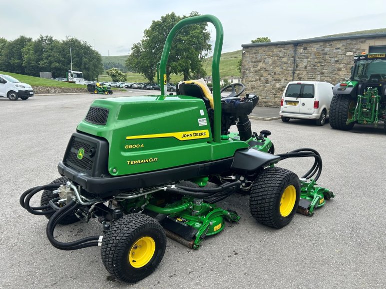 John Deere 8800A Terrain Cut 
