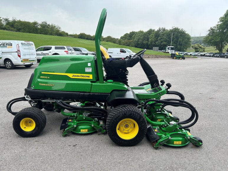 John Deere 8800A Terrain Cut 