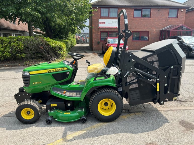 John Deere X950R Ride on Mower