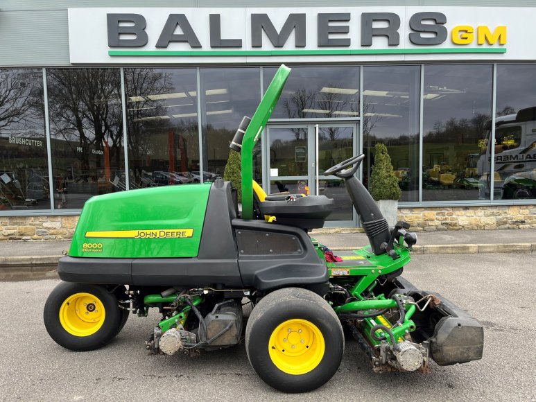 John Deere 8000E Fairway Mower