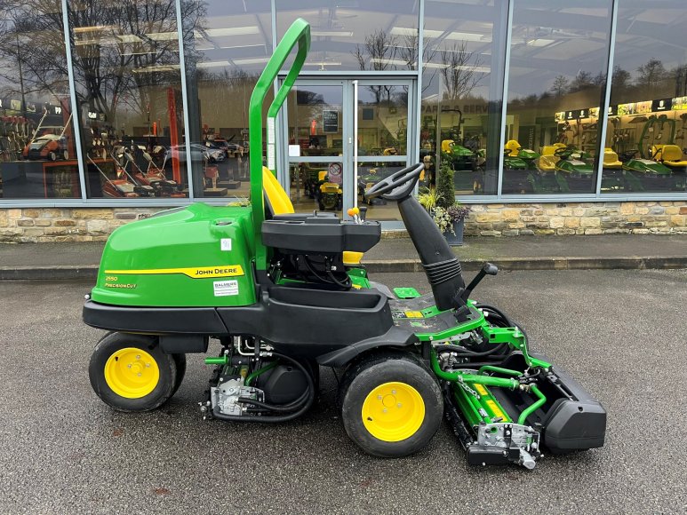 John Deere 2550 Greens Mower 