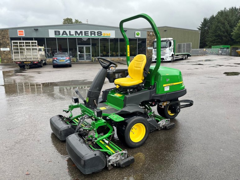 John Deere 2500E Greens Mower