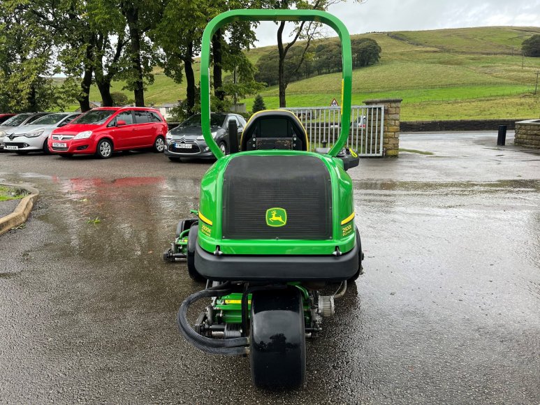 John Deere 2500E Greens Mower