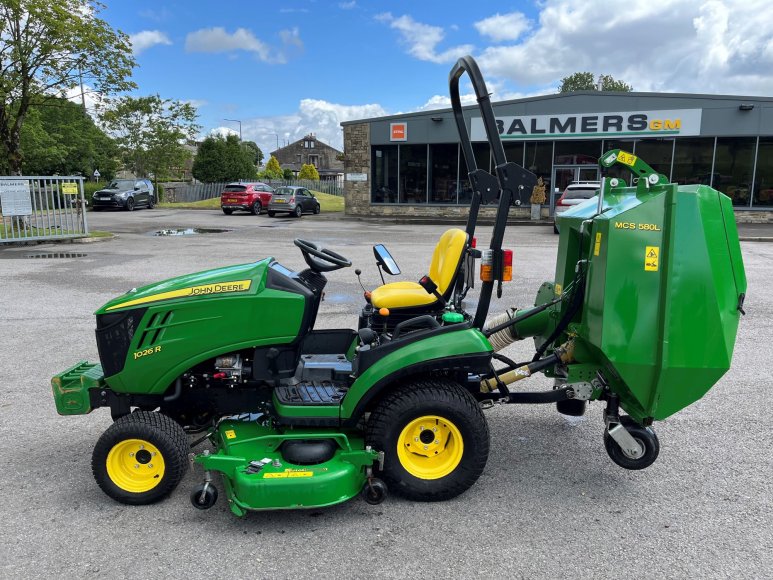 John Deere 1026R Compact Tractor 
