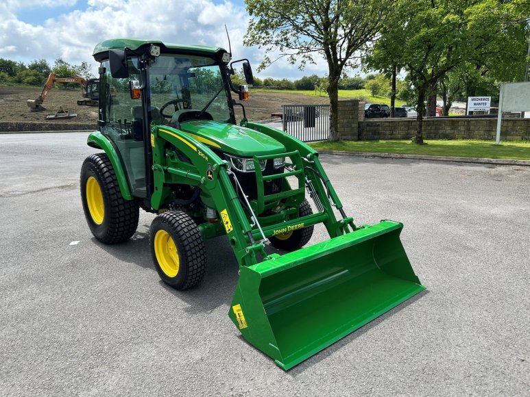 John Deere 3046R Compact Tractor c/w JD 320R Loader
