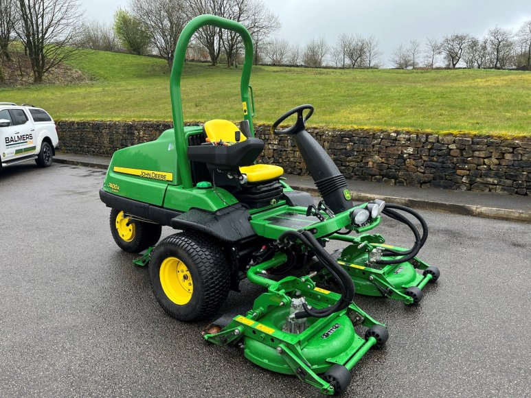 John Deere 7400A Surrounds Mower 