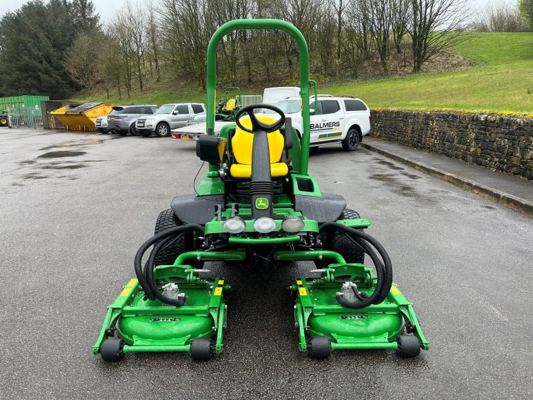 John Deere 7400A Surrounds Mower 