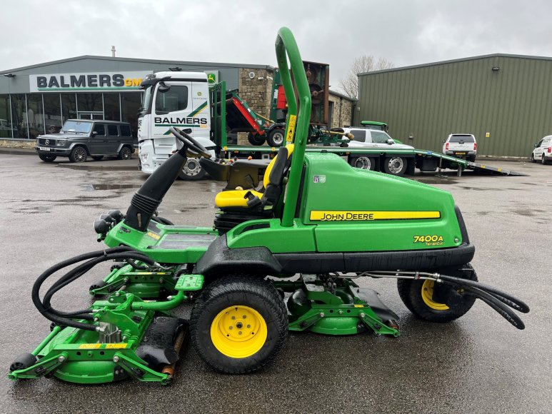 John Deere 7400A Surrounds Mower 