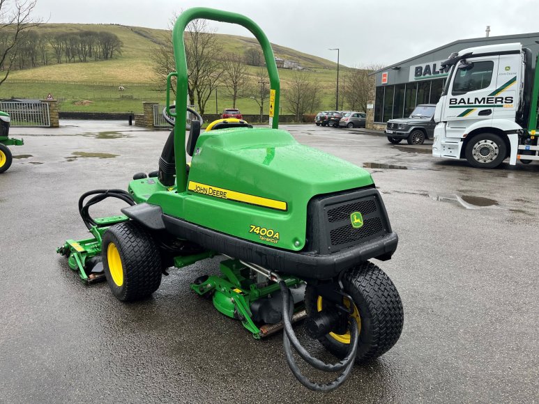 John Deere 7400A Surrounds Mower 